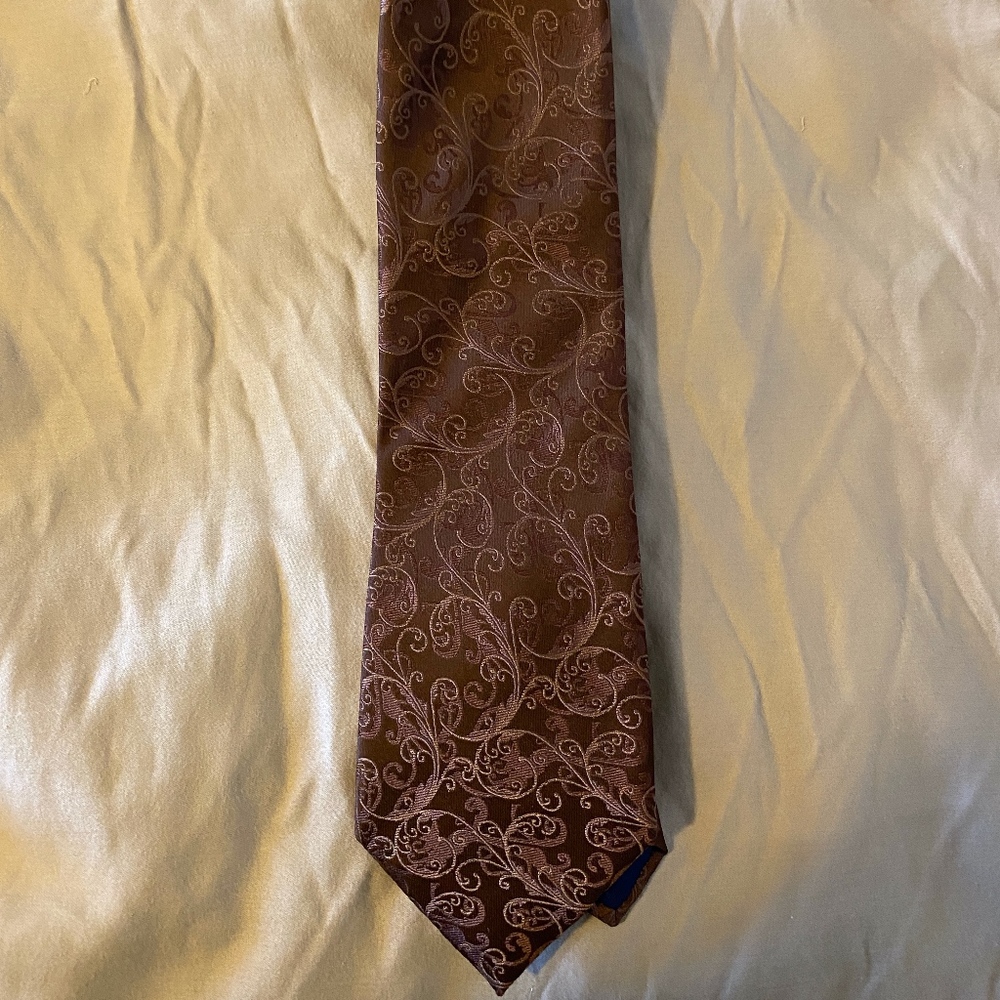 Sean John Fine Tailoring tie.